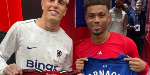 曼联主力与加纳乔交换球衣惹争议，B费对其不满！切尔西解释小乔未出场原因