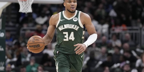 字母哥强行复出究竟图什么？雄鹿季后赛抢票还有救吗？