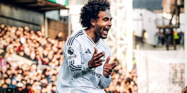 1个进球就敢要5000万欧元？曝罗马求购齐尔克泽，曼联狮子大开口