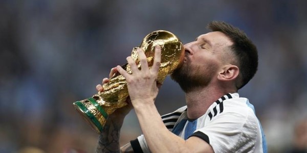 登贝莱再次被提问偶像，再次回答：梅西！