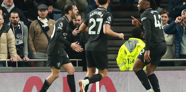 （外代二线）足球——英超联赛：热刺战平曼城