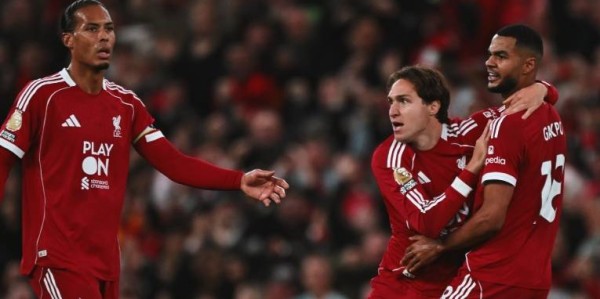 老本吃光了？利物浦4连败，斯洛特开翻11亿欧航母，遭遇下课危机