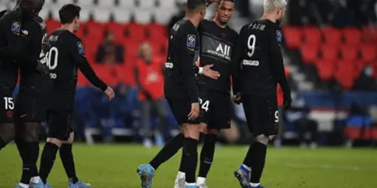 法甲焦点战：巴黎圣日耳曼VS欧塞尔——实力悬殊下的胜负密码与比分推演