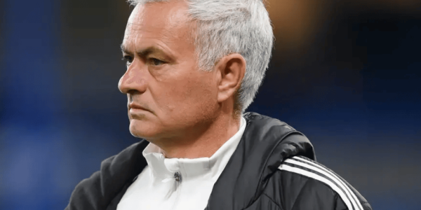 传奇教练穆里尼奥登陆纽卡斯尔，恩师酒局，也要带着穆里尼奥