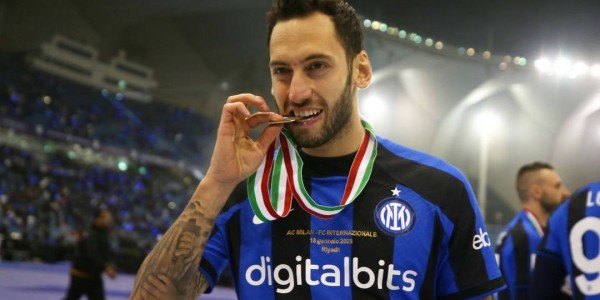 国米欧冠神阵容曝光！老将压阵+妖星入列，赛程更是“神签运”