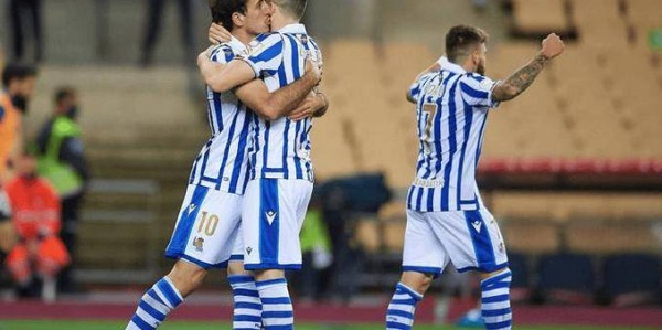 西甲第8轮西班牙人对阵贝蒂斯，主队主场强势，客队伤病与体能困扰，争夺欧战资格。