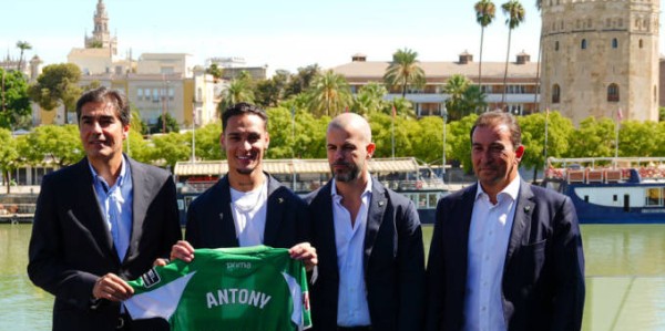 维埃拉在德甲的情绪风暴：阿森纳租将为何如此冲动？