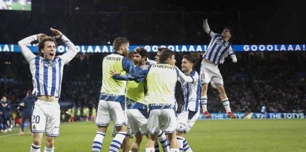 皇马暗自偷笑！巴萨3球被吹，西甲冠军11连胜告终