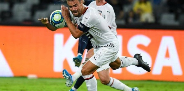 法甲：雷恩主场对阵巴黎圣日耳曼，临时主帅带队迎战七连胜榜首巴黎，比分预测赛事分析