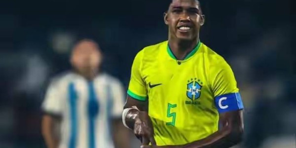 3分差+6套防线！阿森纳隐患炸了，维拉零容错，曼城1人撑41球？