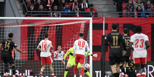 德甲夺冠热门诞生：9场7胜，狂揽22分，排名第2，紧追拜仁