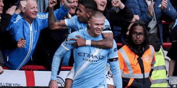 英超4轮不败！曼城连抢10分，重回争冠行列，哈兰德建功再破纪录！