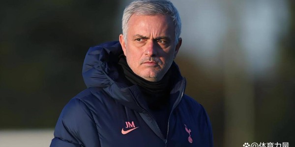 刺激夜：62岁穆帅领队2-0晋级，法甲领头羊3-3遭阻击，本泽马失点