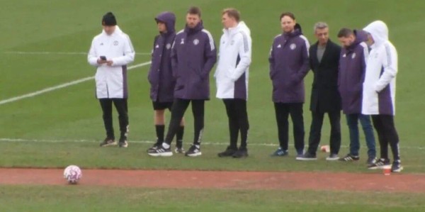 曼联连胜后卡里克连夜分析比赛，不休假加班备战！拉爵直言非常满意