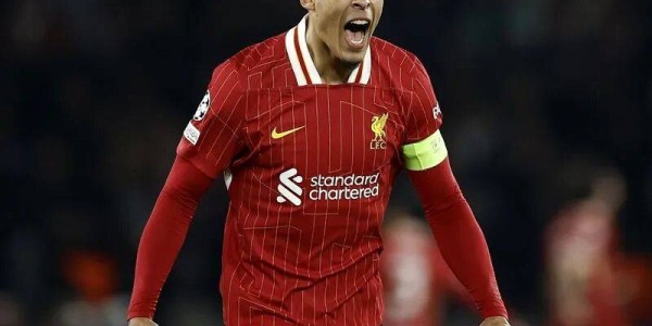 三连败只是序幕，利物浦面前是皇马和曼城，斯洛特为执着付出代价