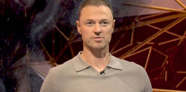 曼联官宣名宿离队，揭秘半年就辞职原因！曝拜仁5000万争红魔新帝星