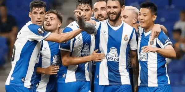 西甲焦点战：皇家社会主场迎战领头羊巴萨