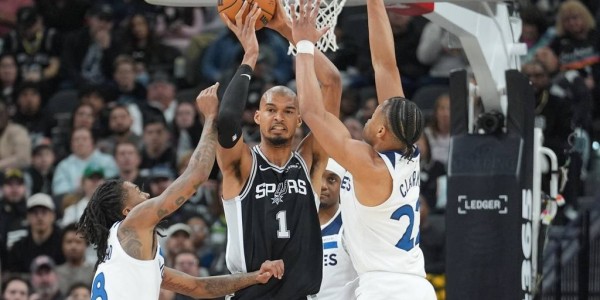 爱德华兹空砍新高55分 文班39+9马刺擒狼