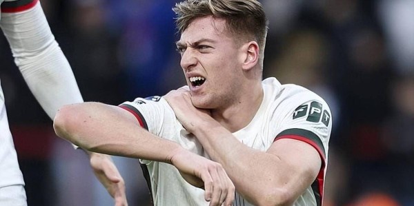 这下真信了！切尔西9号魔咒无人可破，新援中锋再遭严重伤情困扰