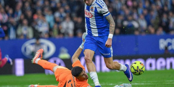 皇家社会 - 巴塞罗那：西甲第20轮阿诺埃塔大战，比赛时间与电视观赛全攻略