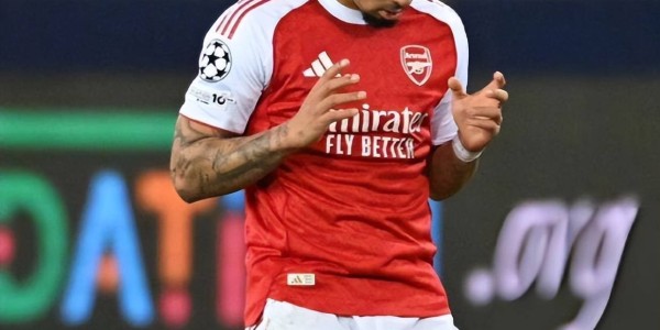 阿森纳2-1险胜狼队揭示不足，萨卡两造乌龙球太幸运，5分领跑讽刺