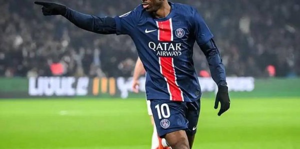 登贝莱索要高薪引发争议！法甲金球得主自我定位不当