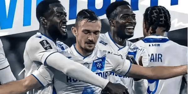 法甲焦点战：布雷斯特VS欧塞尔，主队稳占上风