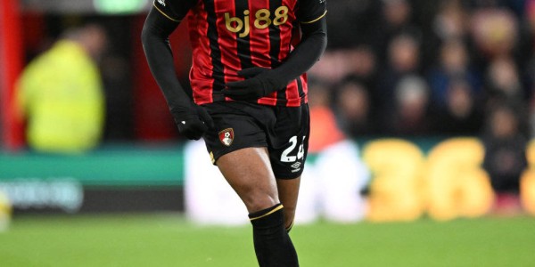 萨维尼奥在曼城的未来：留守还是让路？