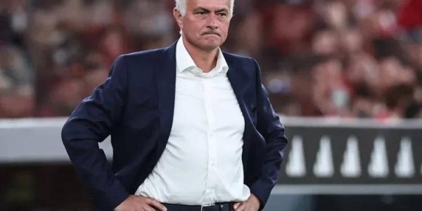 1-1！本菲卡遭绝平！穆帅无缘连胜，被榜首甩开4分，赛后抱怨判罚