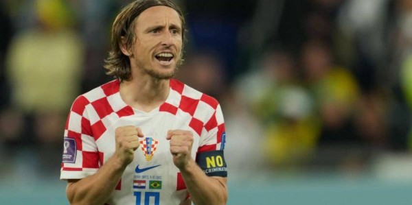 后院起火！莫德里奇意甲踢球，自家球队却在英冠为保级2-1绝杀