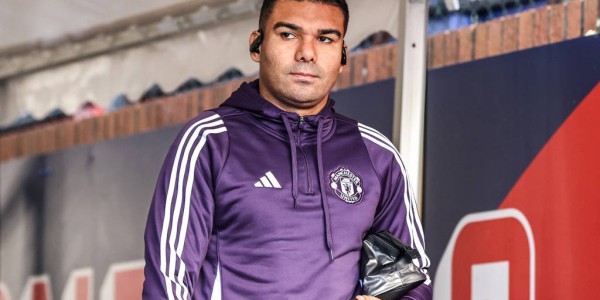 西尔维斯特：曼联想要下赛季参加欧冠几乎不可能，球员需屏蔽外界噪音