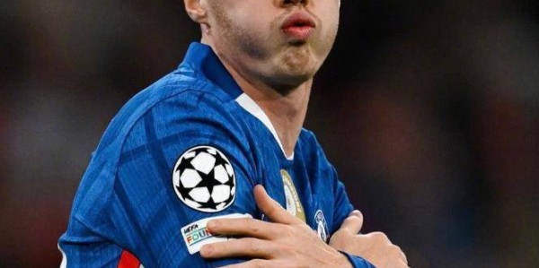 从2-0到2-2！帕尔默传射+错失空门绝杀，伦敦雨夜切尔西主场翻车