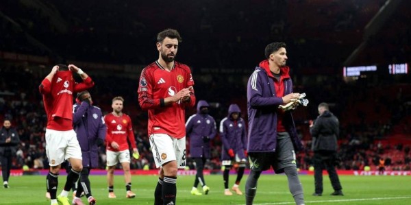 熟悉的曼联回来了？开场13分钟就多打一人，仍在主场爆冷输球