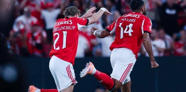 本菲卡险胜马德拉，穆帅临场惹争议，补时进球定冠军之争.