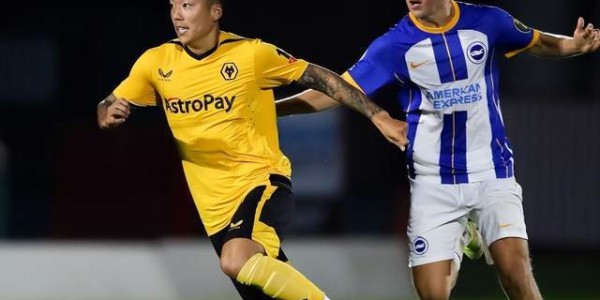 伤仲永！中国“天才前锋”24岁就选择退役：曾留洋英超狼队！