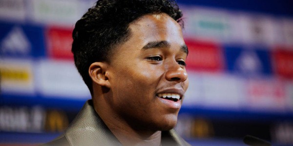 恩德里克闪耀法甲，里昂2-1逆转布雷斯特背后的战术与故事