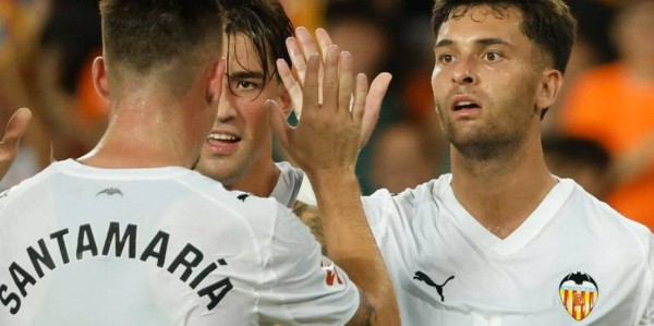 西甲最新比赛战报：毕尔巴鄂惨败，比利亚雷亚尔绝杀逆转，皇马5连胜