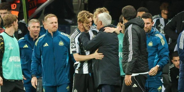 穆帅是纽卡斯尔联队10号球星，小时候最喜欢的教练