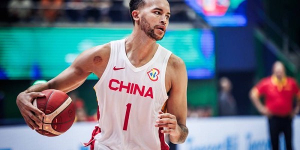 中国男篮首位归化球员！李凯尔的国籍已经更改为美国籍