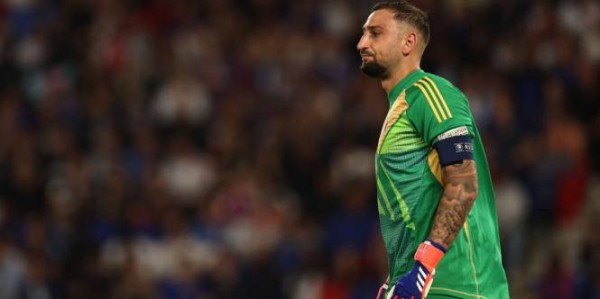 曼城签约巨星多纳鲁马，瓜帅示好送顶级薪水