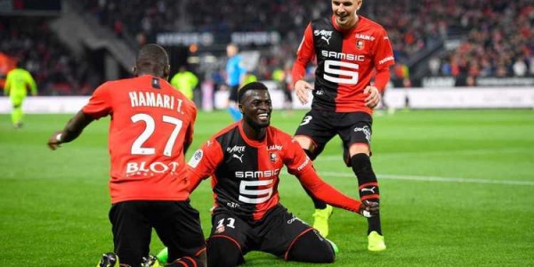 法甲榜首大战：朗斯VS马赛，“北方雄狮”能否主场掀翻领头羊？