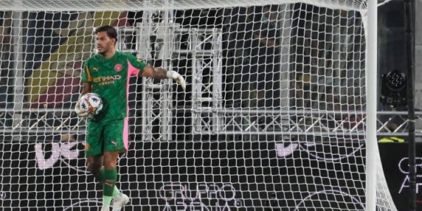 差价太大！罗马诺：加拉塔萨雷1000万欧报价埃德森，曼城要2500万