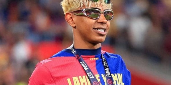 巴黎夏特莱剧院的聚光灯将准时聚焦舞台中央，第69届金球奖颁奖典礼即将拉开大幕