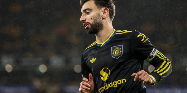 残阵战纽卡！曼联多名主力缺席 “铁人”B费回归日期待定