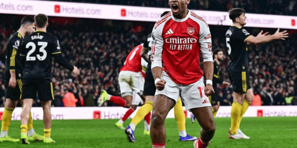 2-3曼联＋近期3轮不败仅得2分＋暂列榜首＋领先优势仅剩4分！