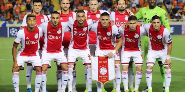 荷甲欧冠资格卡位战！阿贾克斯主场迎战阿尔克马尔：上游劲旅谁能抢占先机？