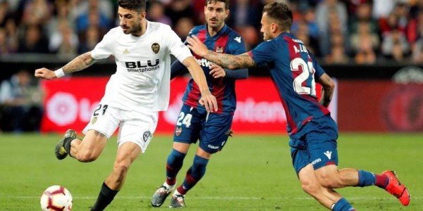 法甲焦点对决：尼斯 VS 南特，谁能率先抢分？