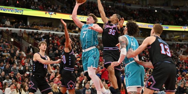 布里奇斯26+14武切维奇28+7+8 黄蜂胜公牛